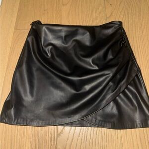 Faux leather mini skirt